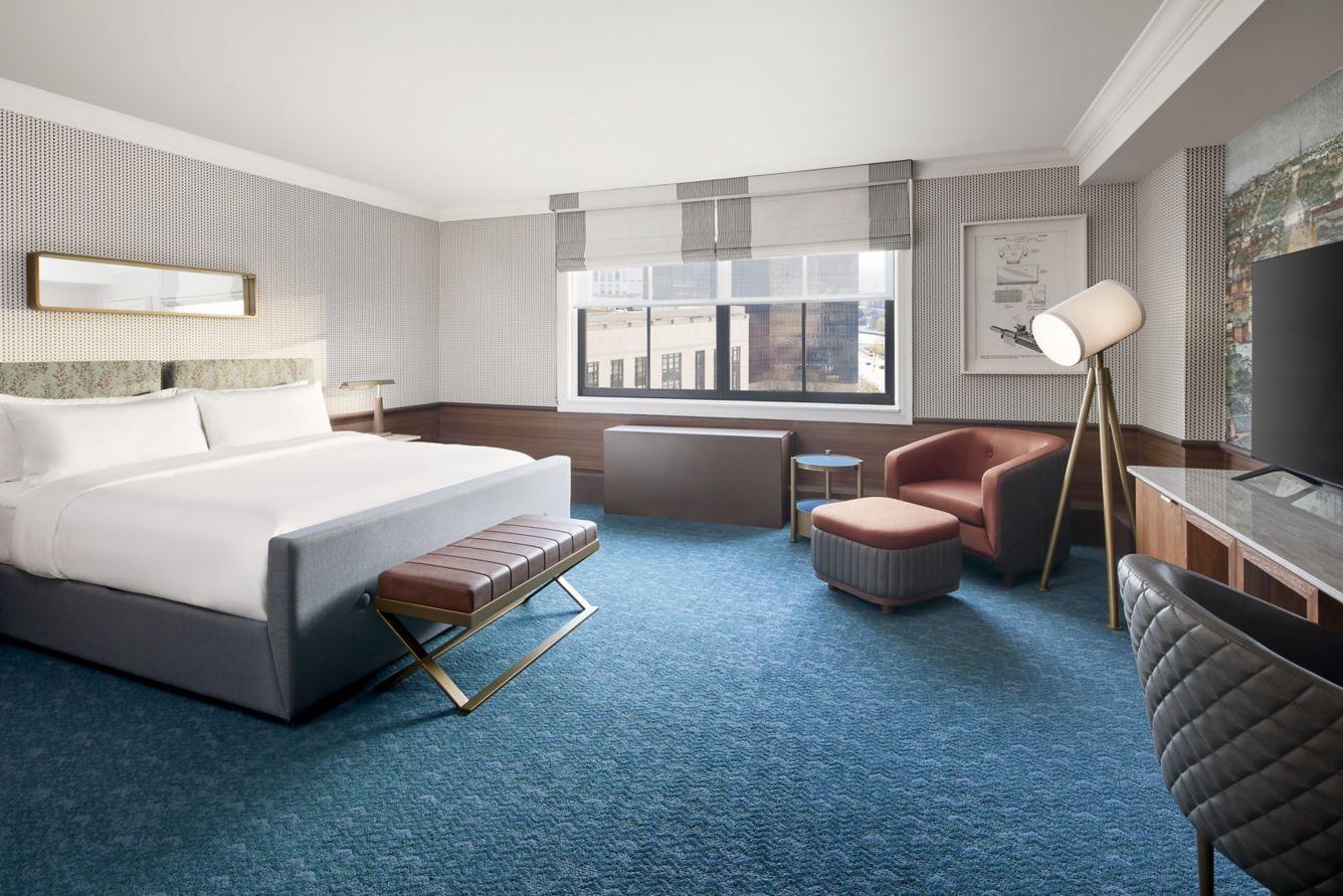 Hotel Cleveland King Room2