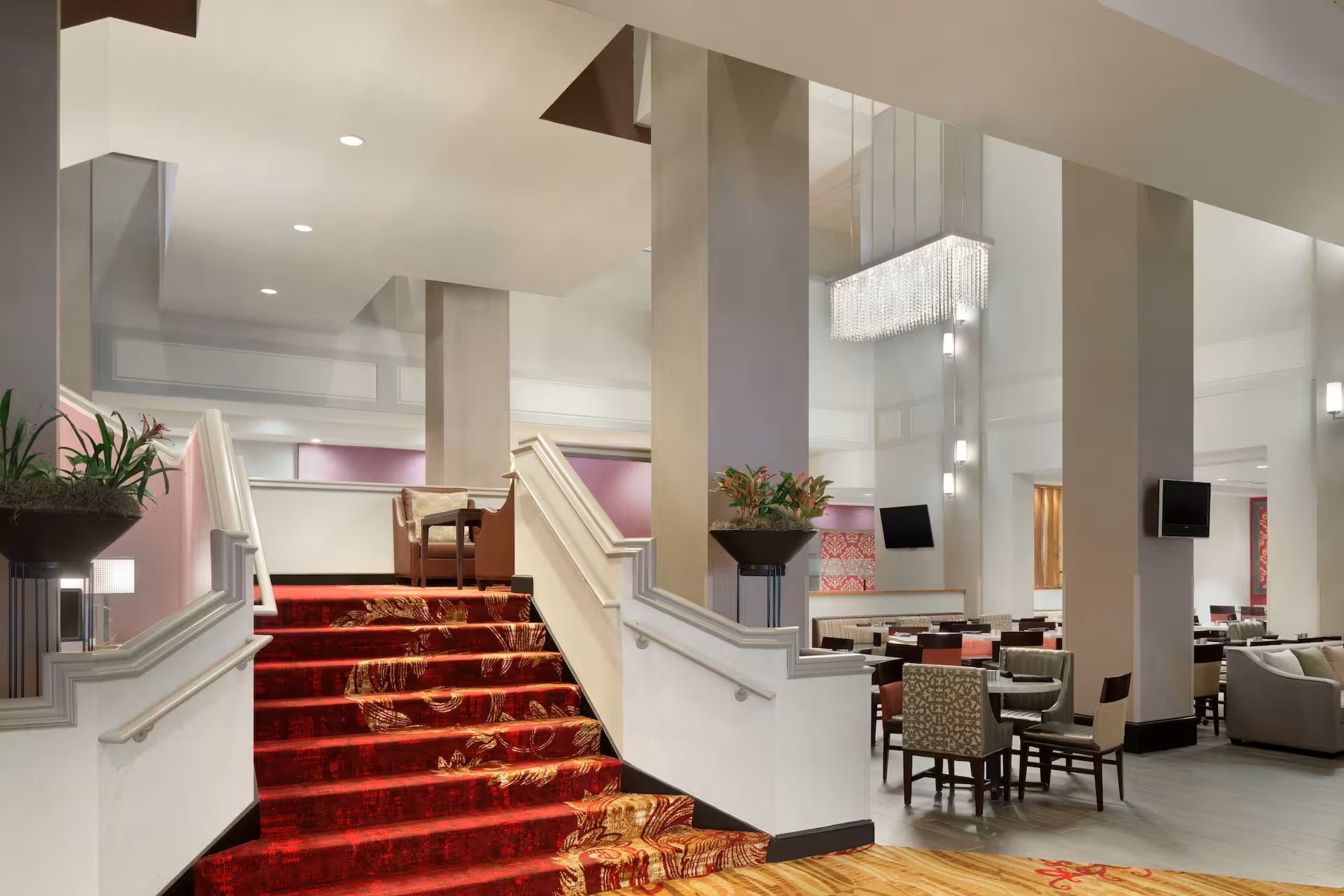 FW Hilton restaurant-staircase